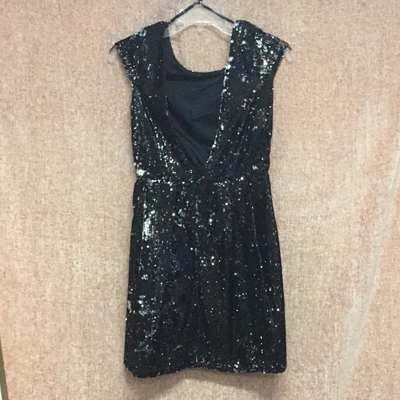 Mini dress - Picture 2 of 3